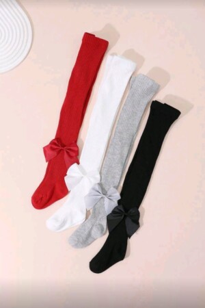 Medias de niña color blanco , rojo , negro y gris