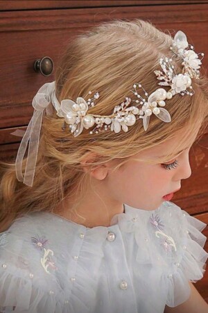 corona nupcial con perlas para niñas