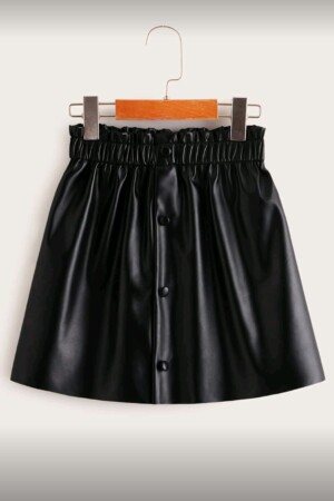 Falda de cuero negra